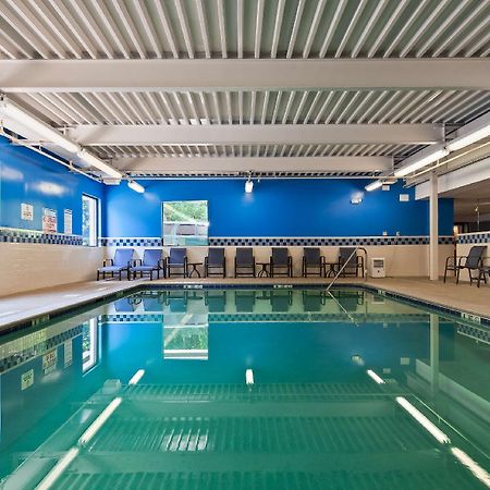 Baymont By Wyndham Groton/Mystic Hotel Екстериор снимка