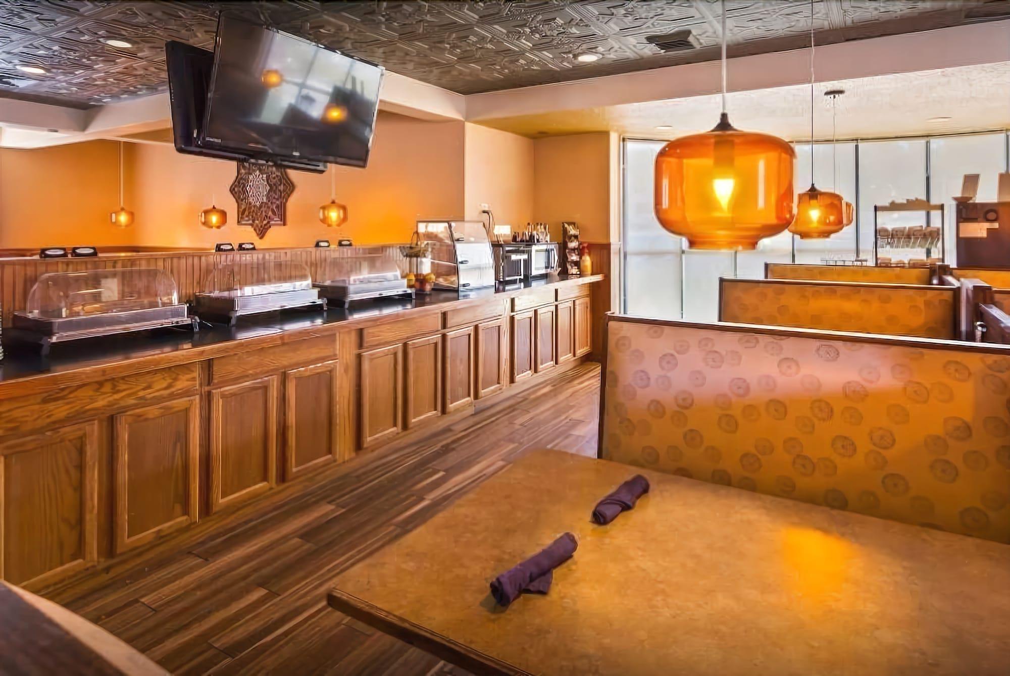 Baymont By Wyndham Groton/Mystic Hotel Екстериор снимка