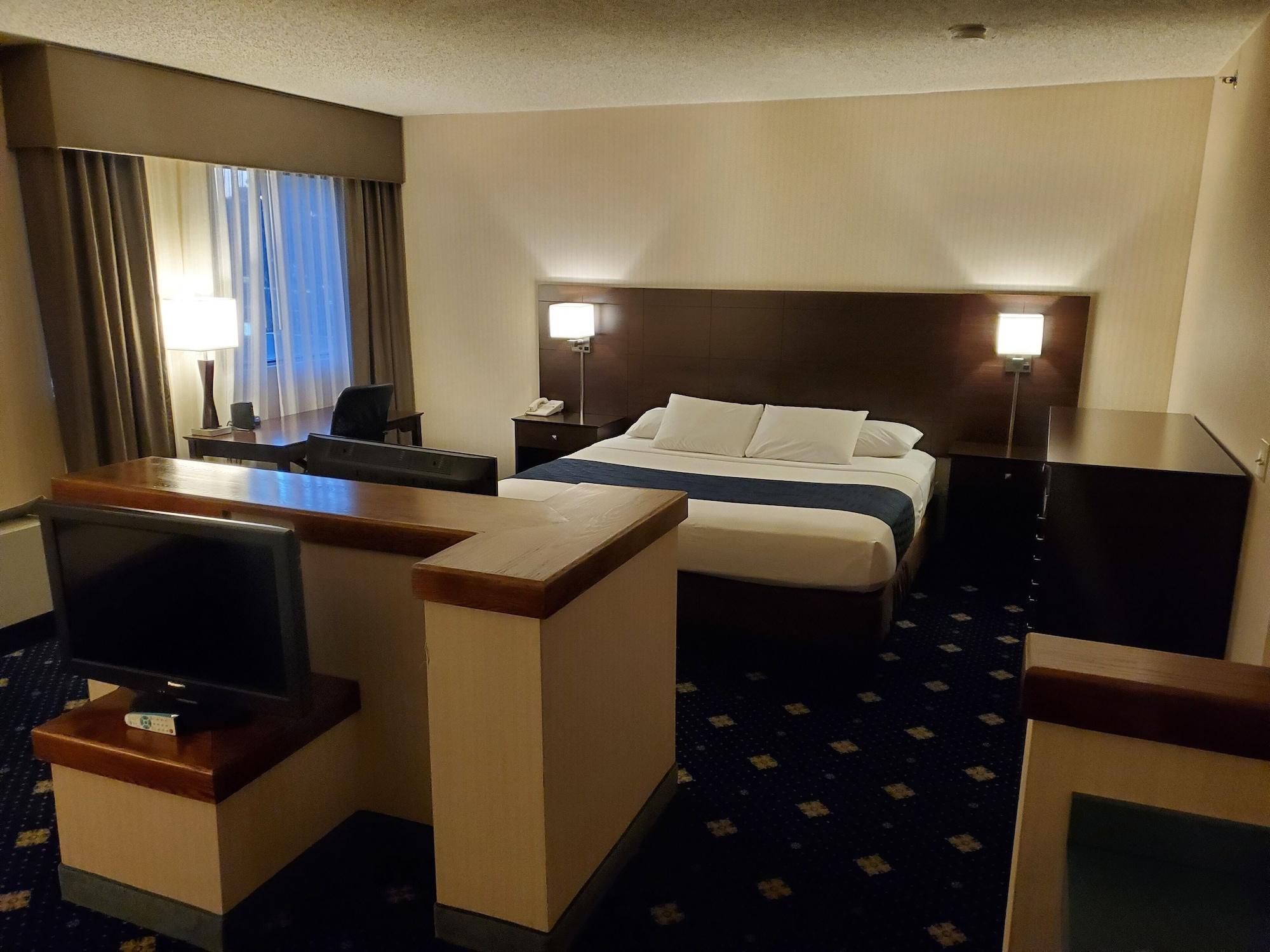 Baymont By Wyndham Groton/Mystic Hotel Екстериор снимка