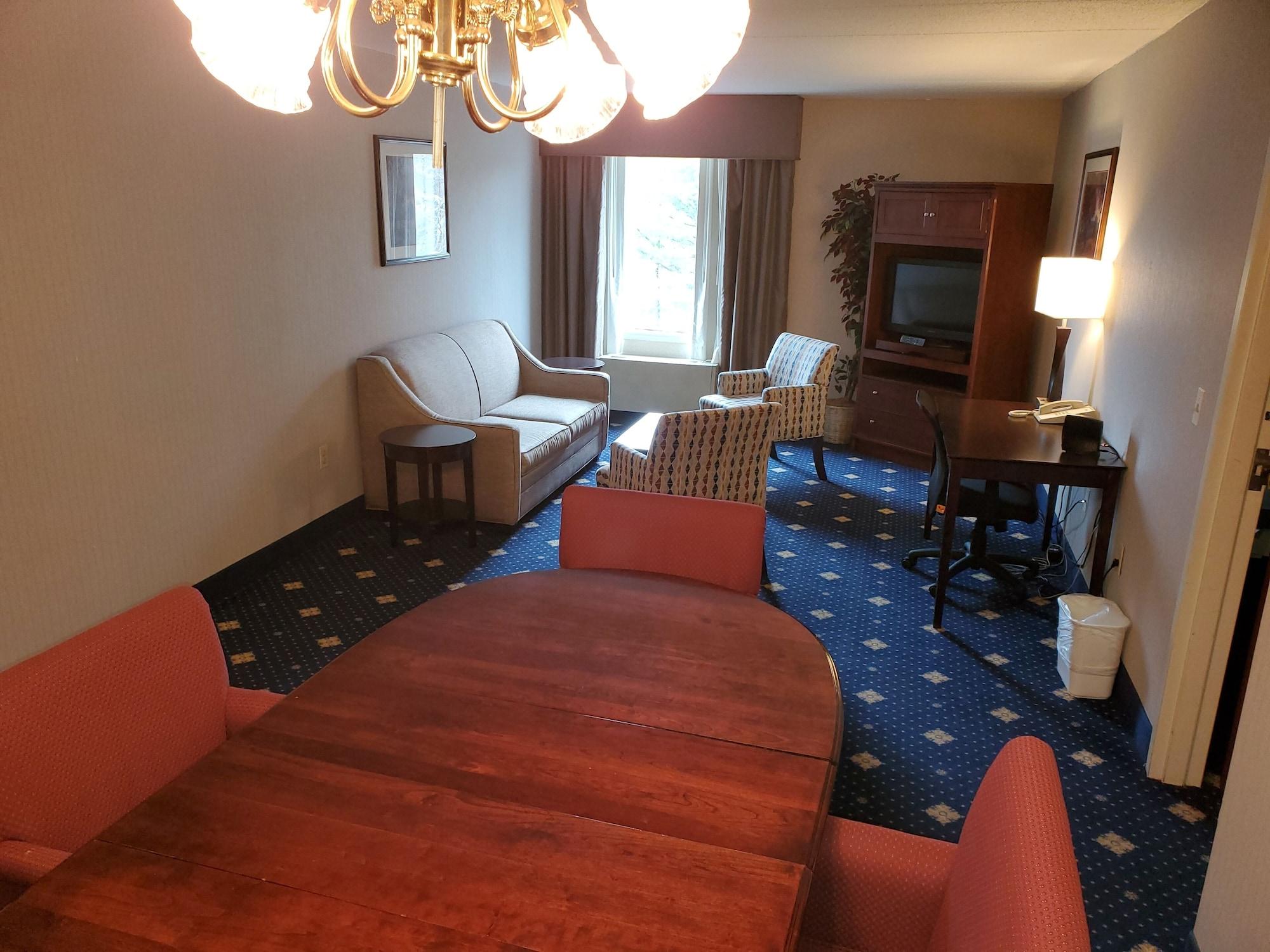 Baymont By Wyndham Groton/Mystic Hotel Екстериор снимка