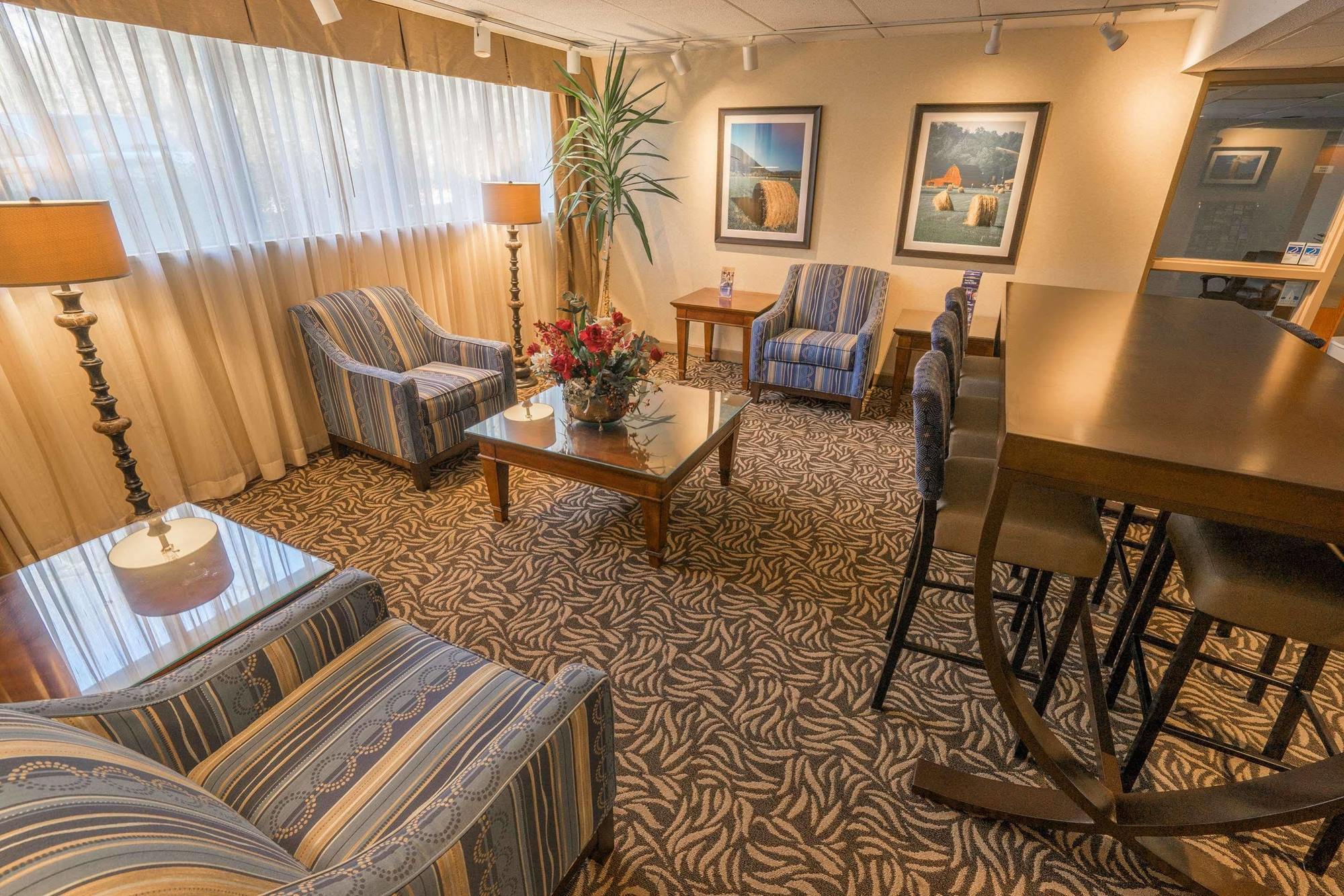 Baymont By Wyndham Groton/Mystic Hotel Екстериор снимка