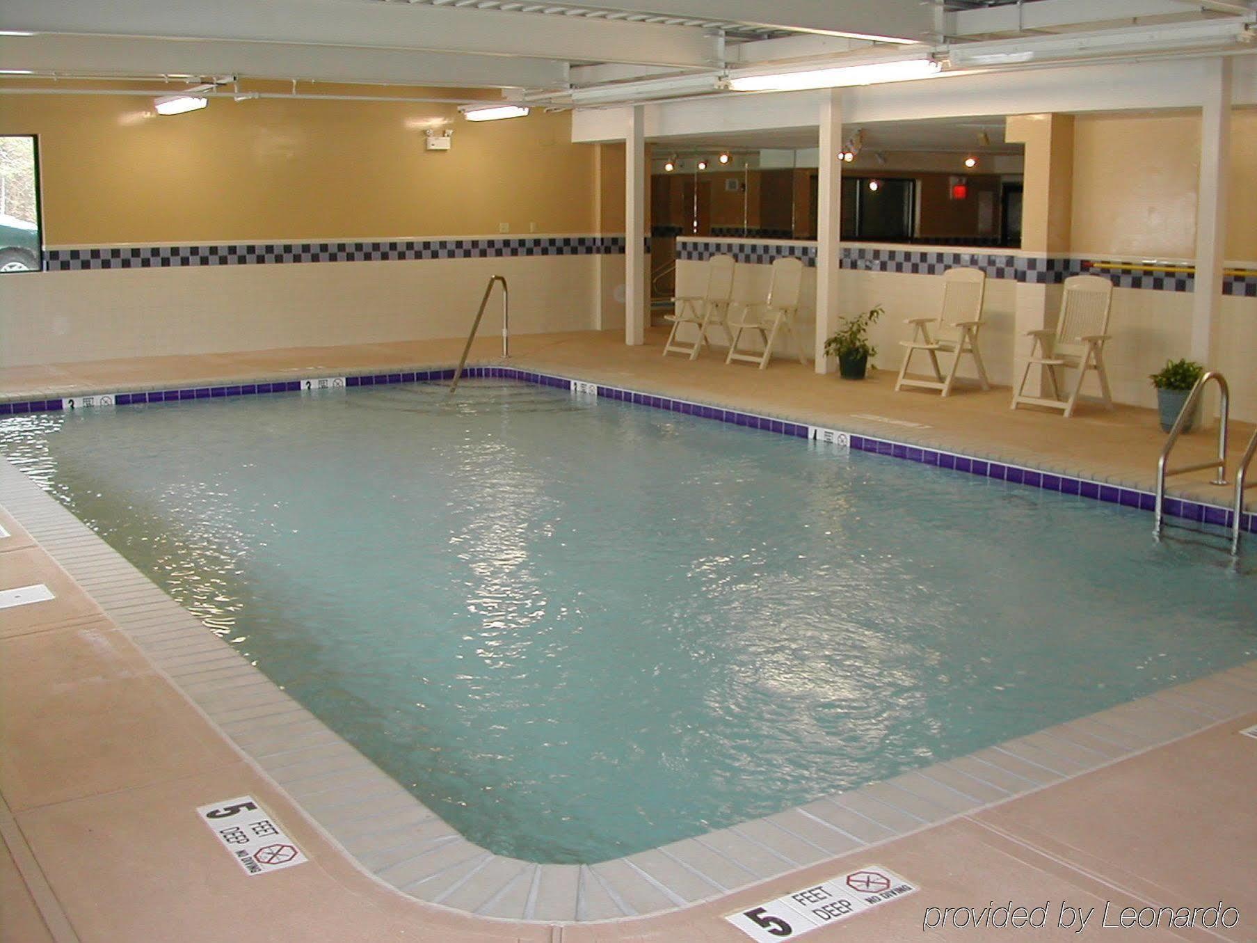 Baymont By Wyndham Groton/Mystic Hotel Екстериор снимка